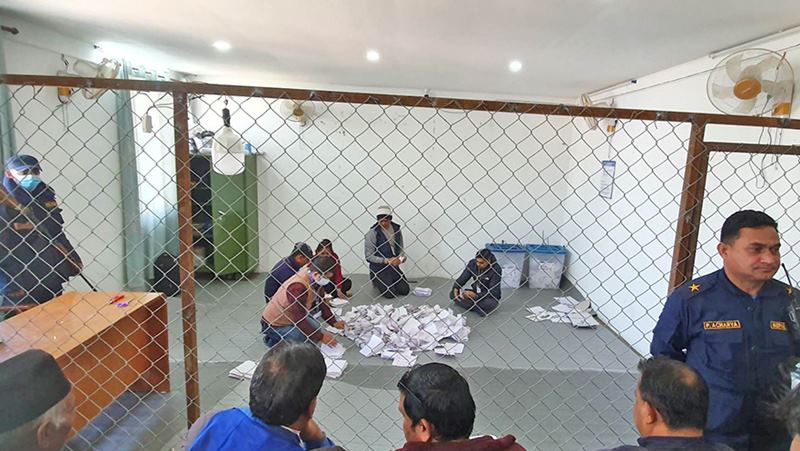 काठमाडौं-६ मा कांग्रेस-एमालेभित्र प्रश्न : घण्टीमा भोट कसले दियो ?