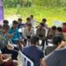 मलेशिया पुर्याएर ‘कामविहीन’ बनाइएका सयौँ नेपालीहरू…