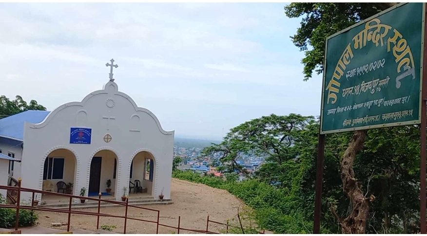 मन्दिर सामु चर्च बनेपछिकाे विवादमा तानिए धराने मेयर साम्पाङ