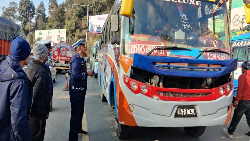 ट्राफिक प्रहरीको लापसे चेकिङ : एकै दिन ७ जना चालक नियन्त्रणमा