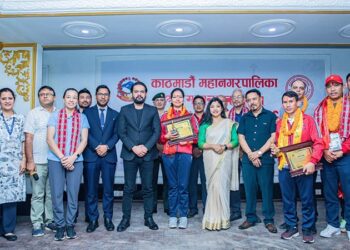 पदक बिजेता पलेशा गोवर्धनलाई काठमाडौं महानगरले दियो ५ लाख