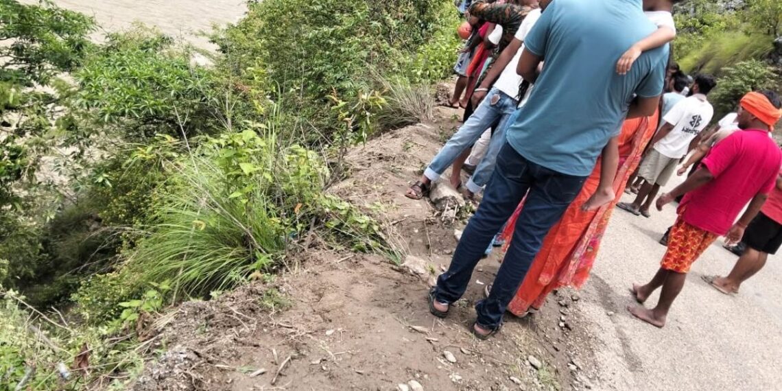 सुनकोसीमा कार दुर्घटना अपडेट : बेपत्ता दुईजनाको पहिचान खुल्यो