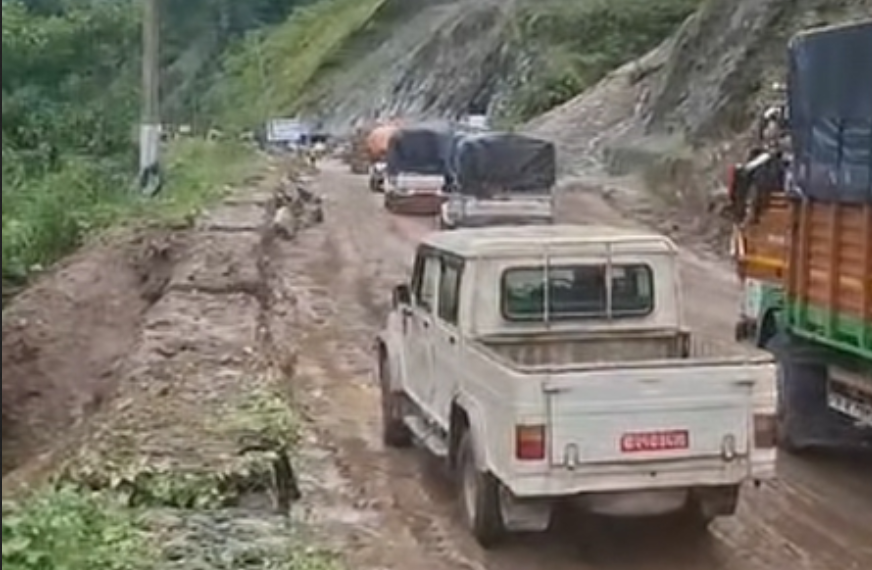 मुग्लिन-नारायणगढ सडकको अवरोध हट्यो, पोखरातर्फ मात्रै सवारी खुला